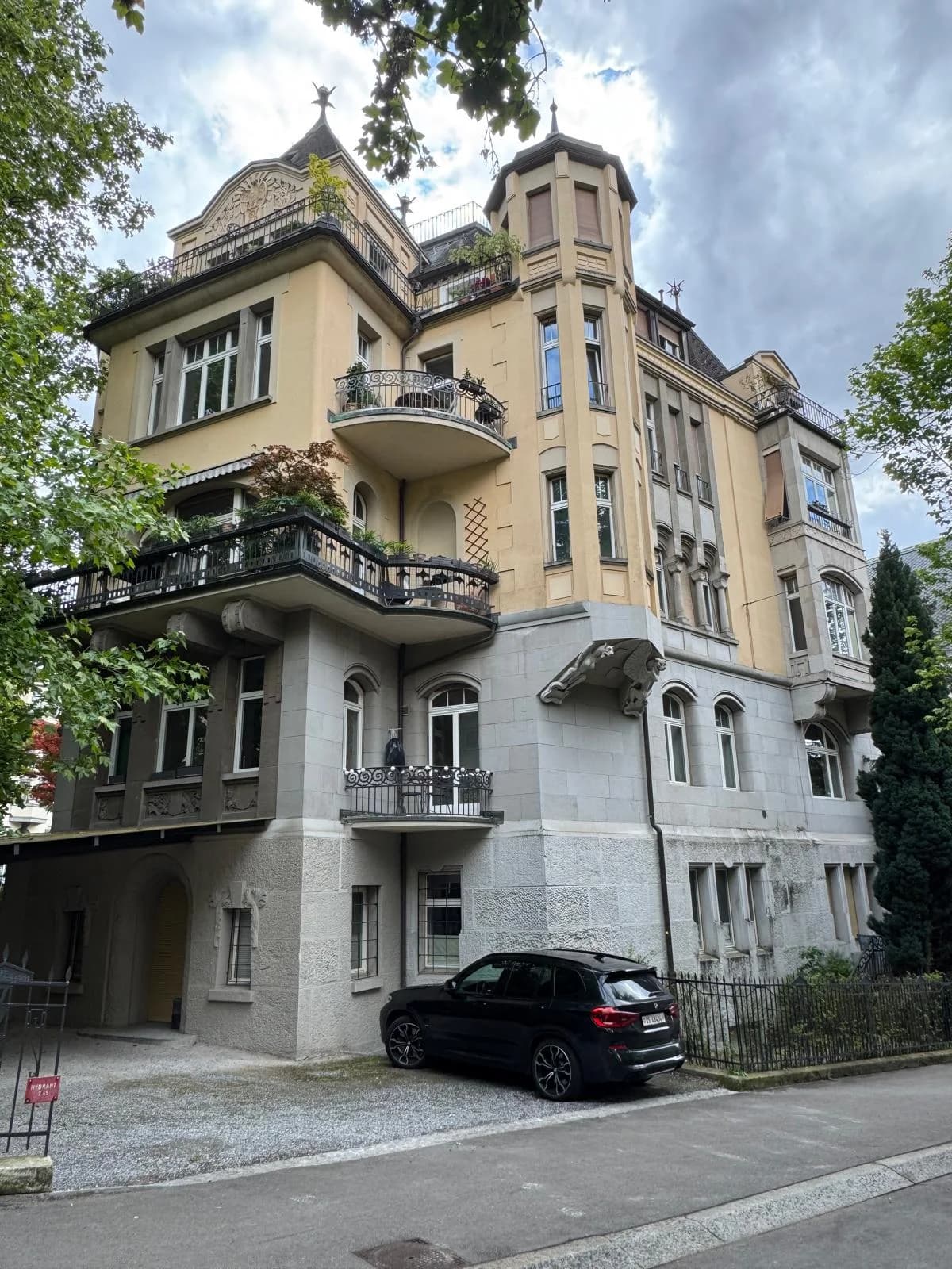 Planung und Sanierung eines Mehrfamilienhauses in Zürich – 89m2 Group
