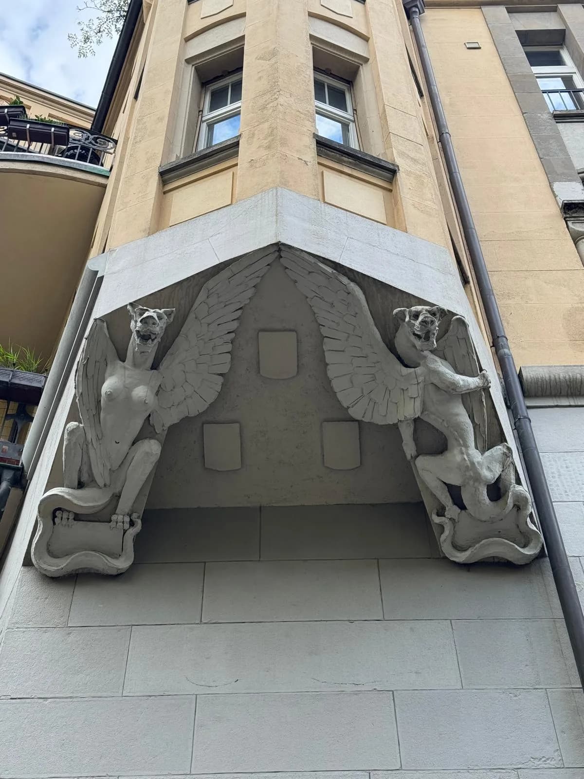 Planung und Sanierung eines Mehrfamilienhauses in Zürich – 89m2 Group Projektbild 4